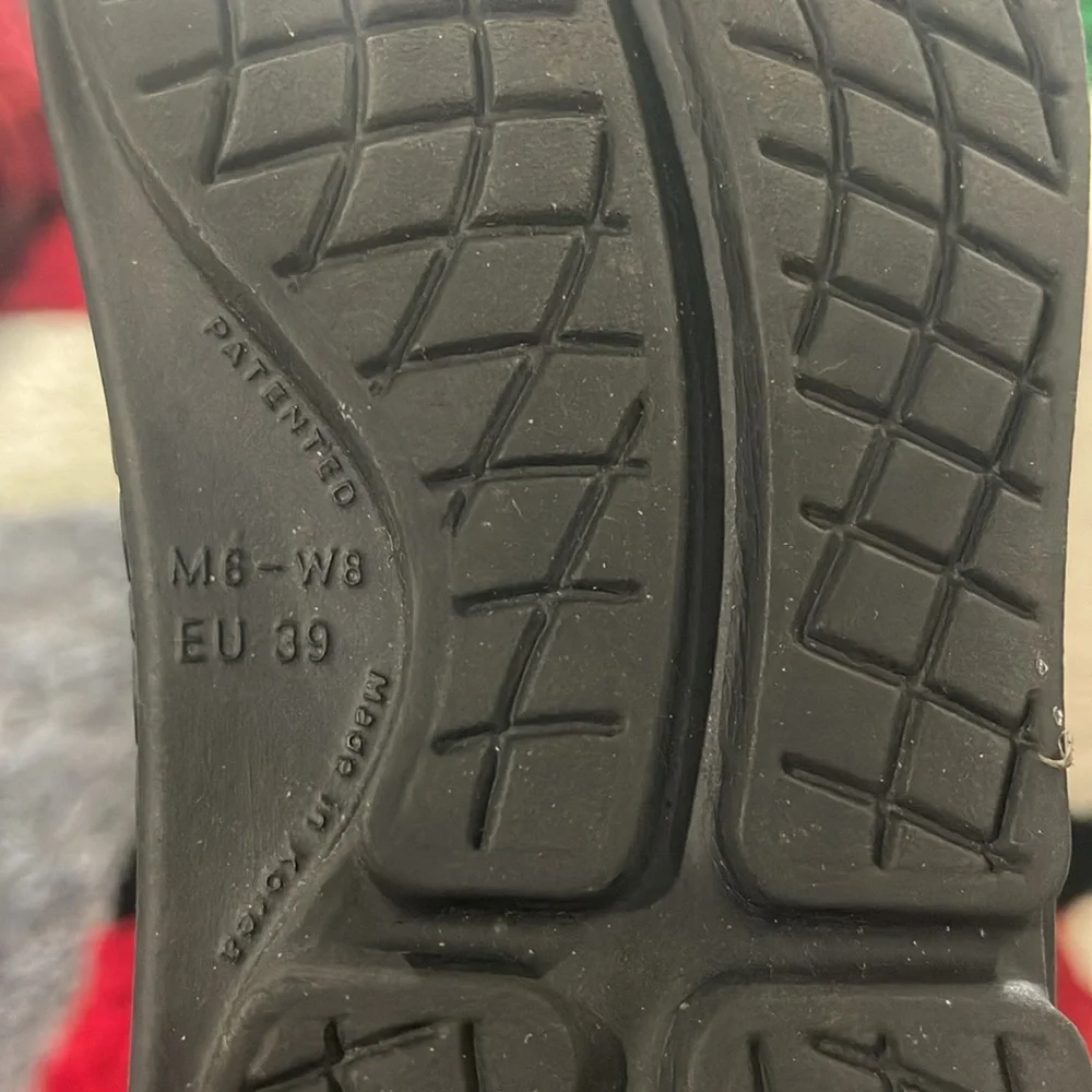 OOFOS Black women’s/men's Sandals - Picture 5 of 5
